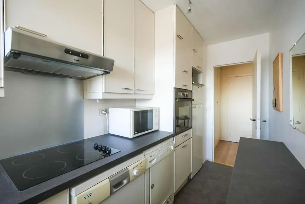 Beautifully Designed 1br With King Size Bed Apartman *