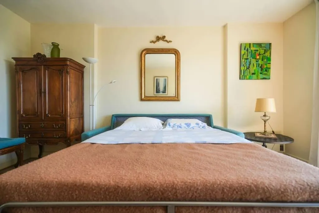 Beautifully Designed 1br With King Size Bed Apartman *